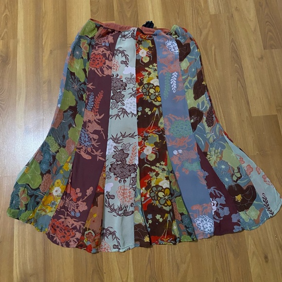 ATTITUDE MAXI SKIRT - Picture 4 of 5